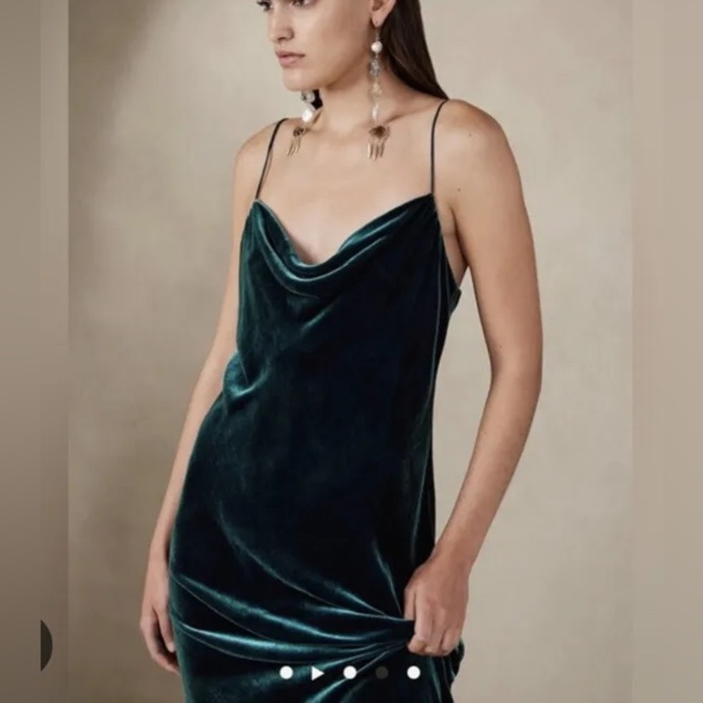 Banana Republic || Dark Green Velour Maxi Dress